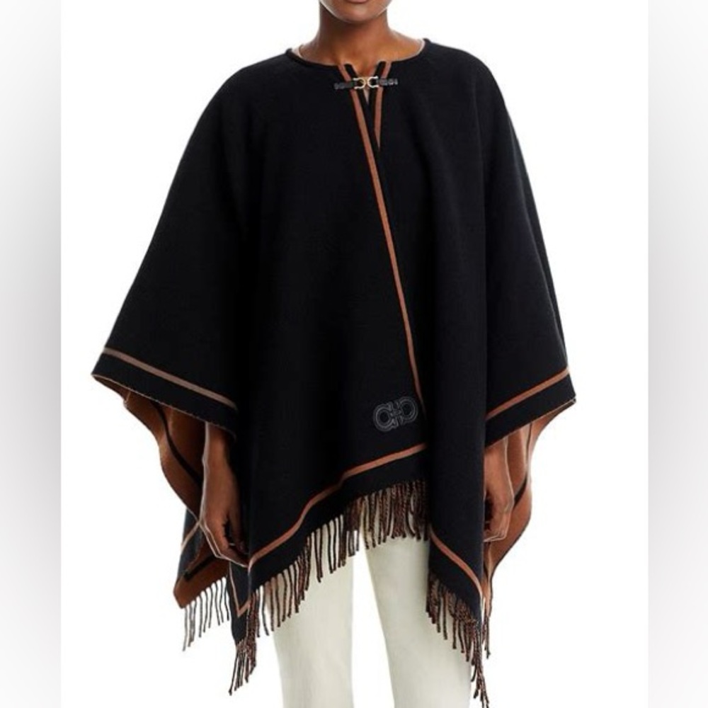 Ferragamo Wool Wrap Cappa Gloria Nero